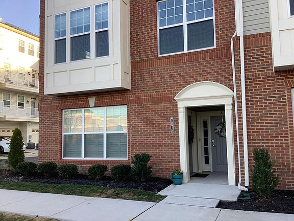 2nd image of 7075 Banbury Dr Unit B