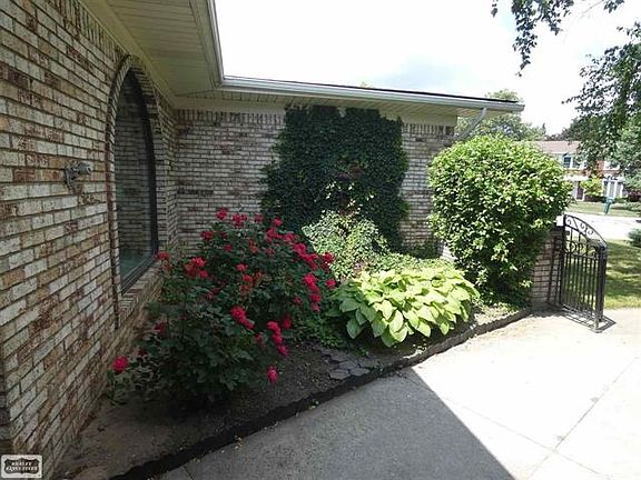 5th image of 35550 Cecil Ct