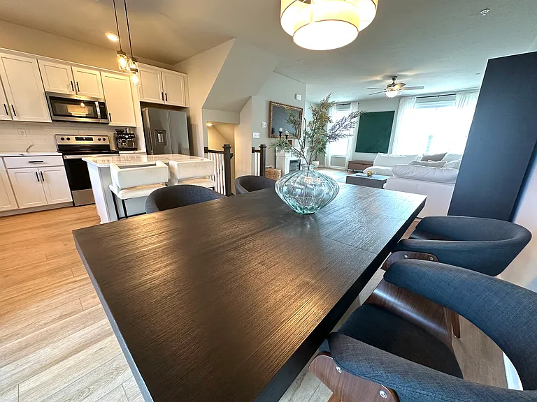 106 Pacer Dr — Photo 5