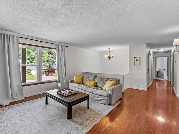 4th image of 1807 Northbridge St