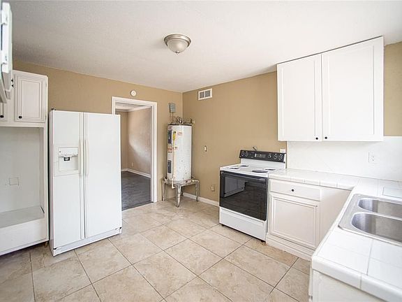 4th image of 2417 Southmore Blvd #5
