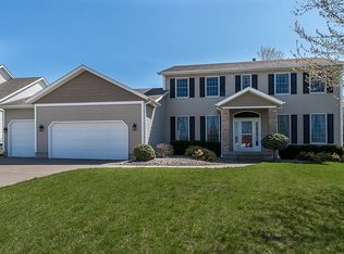 723 S 10th St, Eldridge, IA 52748