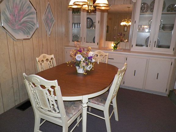 4th image of 65 Brook Ln