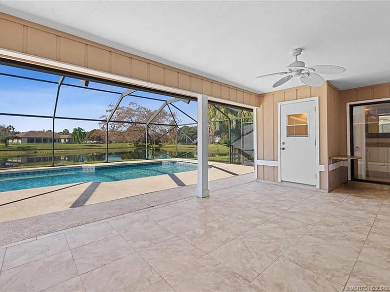 3074 NE Loquat Ln — Photo 24