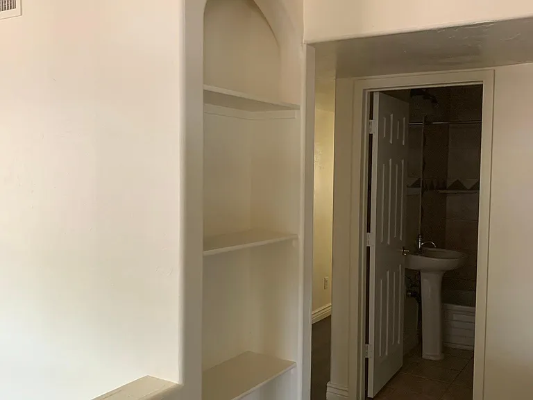 1474 E Hedrick Dr — Photo 17