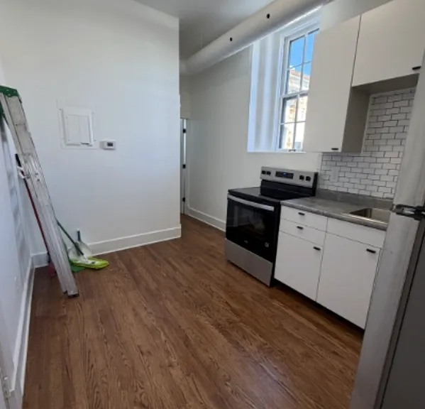 816 Massachusetts St #B — Photo 2