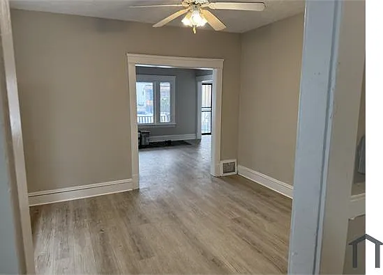 11903 Fairport Ave — Photo 16