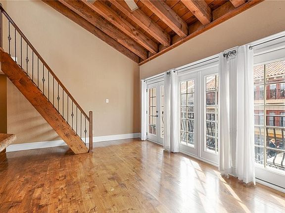 5th image of 1111 W 46th St