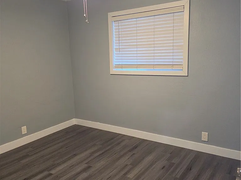 4952 E Harmon Ave — Photo 5