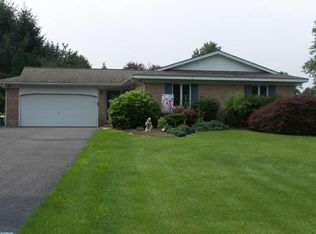 1111 Sleepy Hollow Rd, Pennsburg, PA 18073