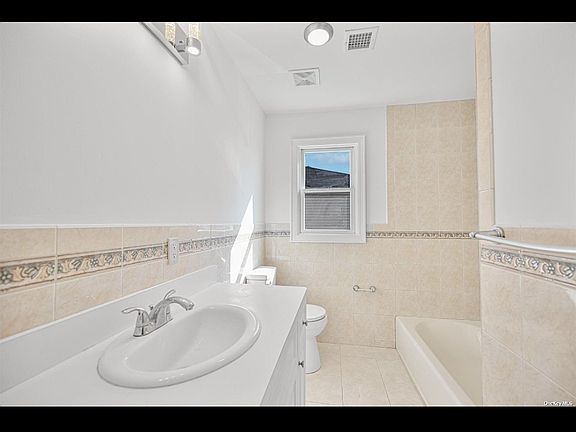 3rd image of 146 N Central Ave Floor 2