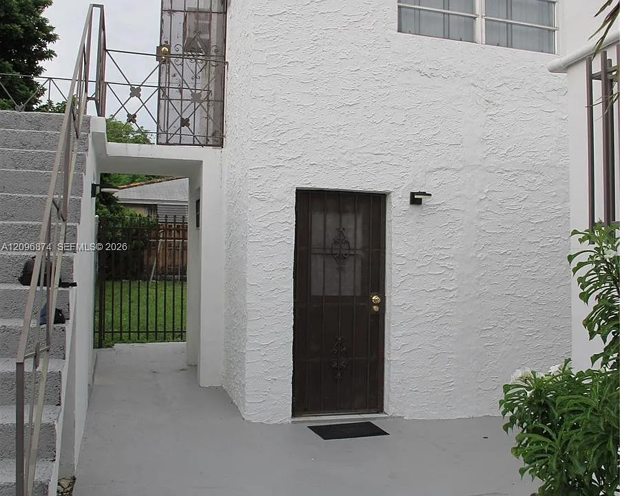 926 SW 10th Ave #EFF