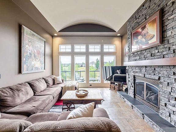5th image of 22 S Tuscany Estates Cres NW