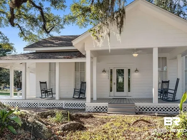 13580 N Wintzell Ave, Bayou La Batre, AL 36509