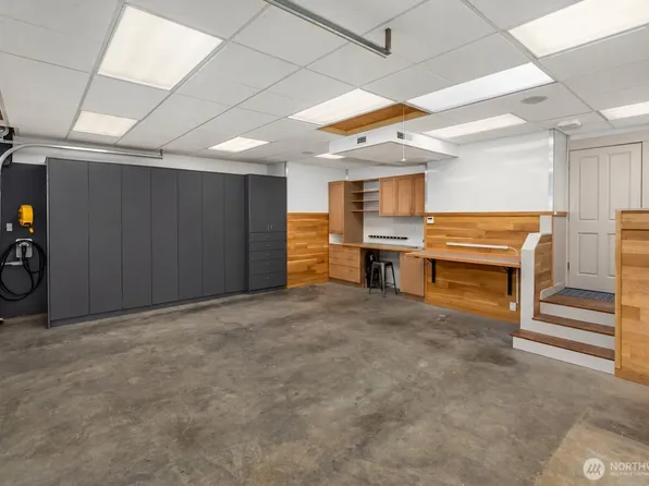 8636 SE 75th Place, Mercer Island, WA 98040