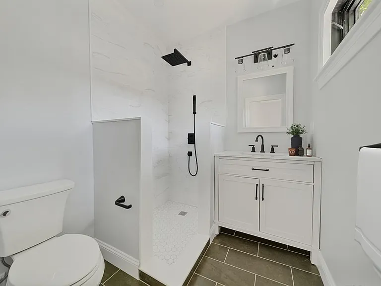 82 Rossmore Rd #2 — Photo 12