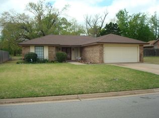 2714 Heritage Trl, Enid, OK 73703