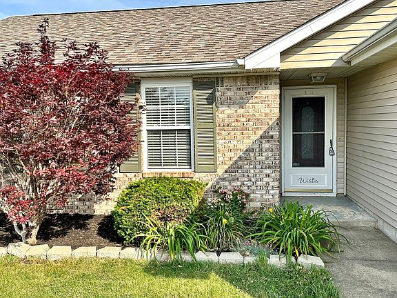 3rd image of 36 Cedarwood Dr