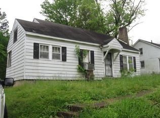 303 N 5th St, Selmer, TN 38375