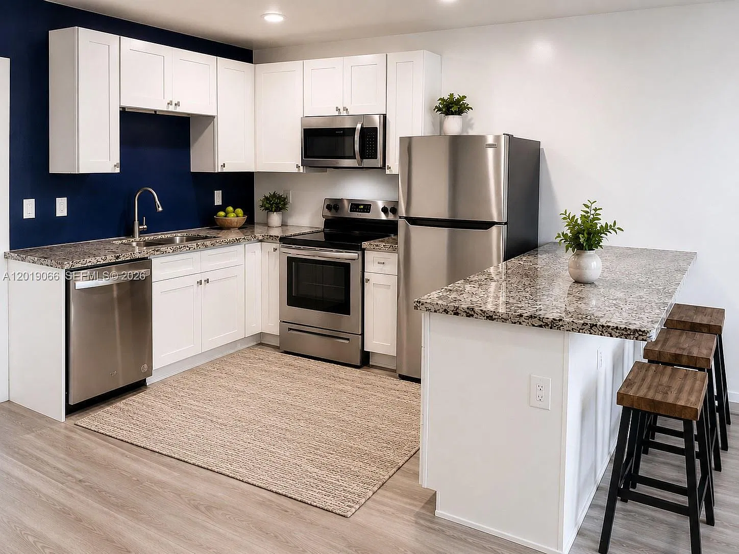 3 bed, 2.0 bath, 2166 sqft, $3,499 — Photo 3