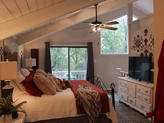 4th image of 2090 Tannenbaum Rd