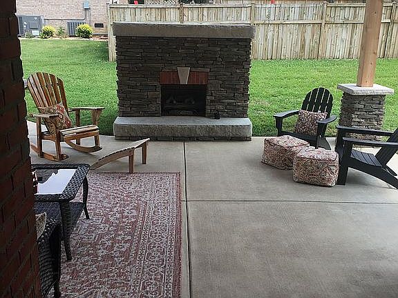 Patio gas f/p and fire pit