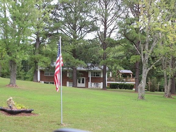 2nd image of 15 Fairlane Cir