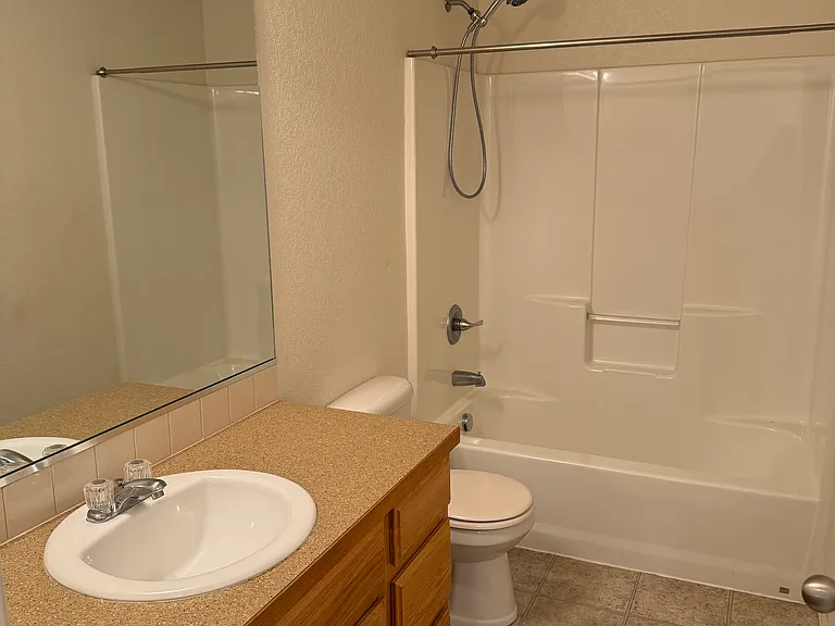 2315 Sunbury Ln — Photo 16