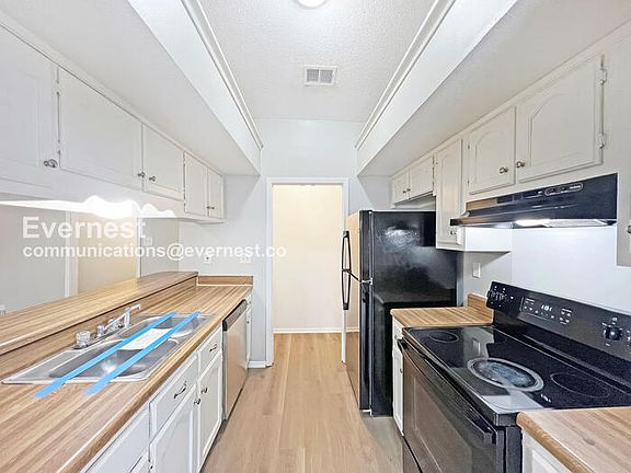 3rd image of 3575 Shadow Oaks Pkwy