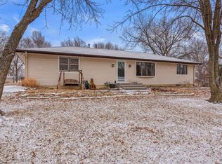 4140 NE Tantara Dr, Topeka, KS 66617