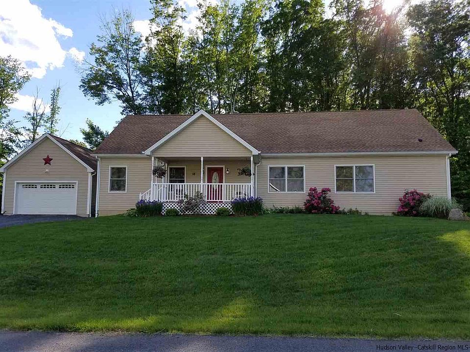 1st image of 18 Camelot Ct