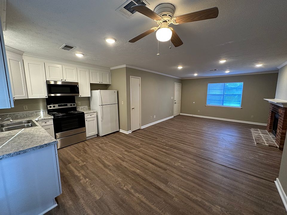 1st image of 1120 E Lee Blvd #P162