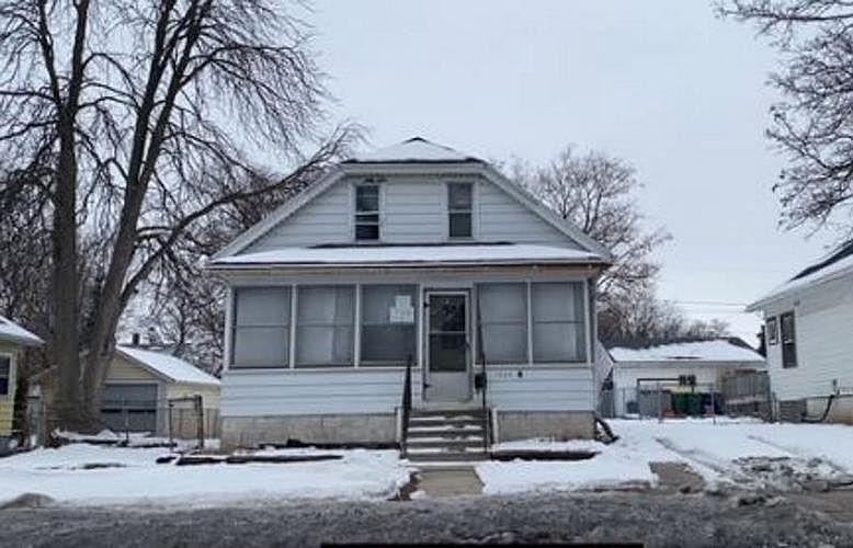 1st image of 1555 E Mason St