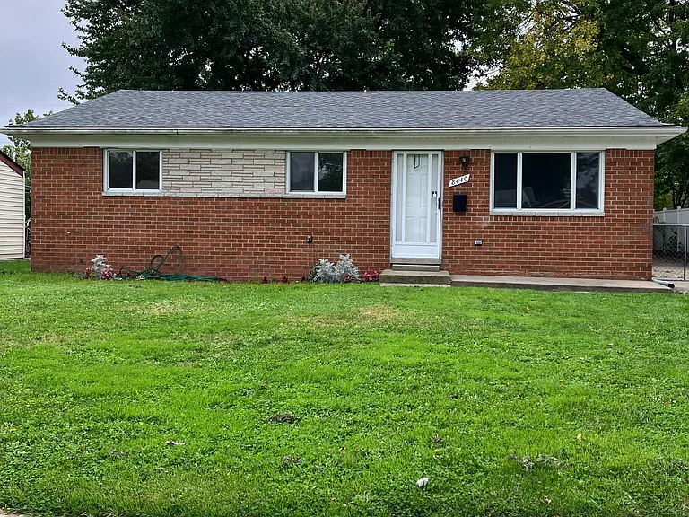 8440 Doncaster Dr — Photo 1