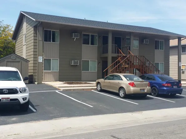 1733 N Crestmont Dr, Meridian, ID 83646