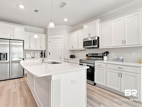 5th image of 1112 Pheasant Cir