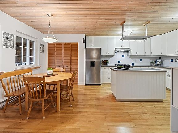 4th image of 1973 Harlequin Cres