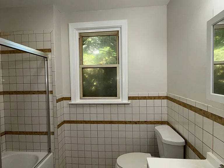 450 Rutherford Ave — Photo 6