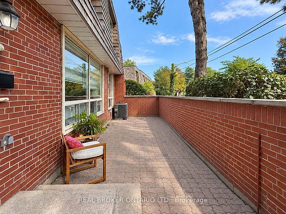 4th image of 69 Upper Canada Dr #3
