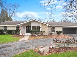1203 Sequoia Rd, Rockford, IL 61108