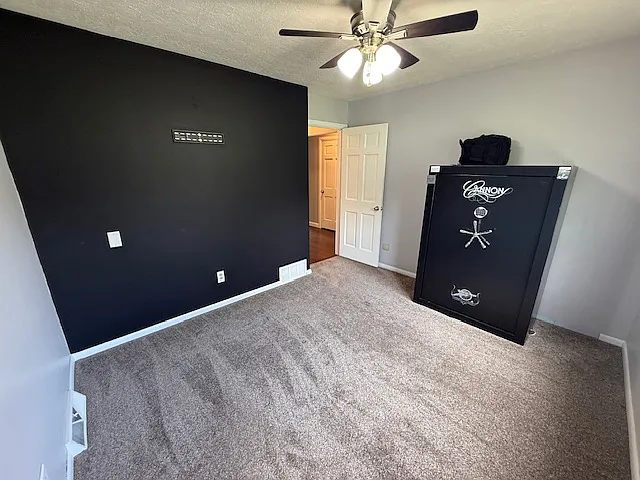 5 bed, 3.5 bath, 2103 sqft, $3,000 — Photo 2