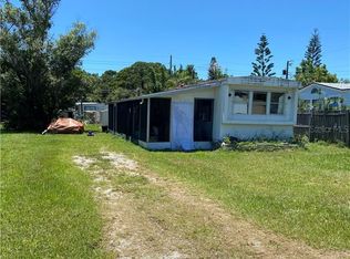 105 Pearl Ave S, Nokomis, FL 34275