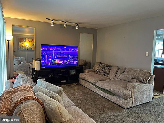 4th image of 56 Aberdale Ln