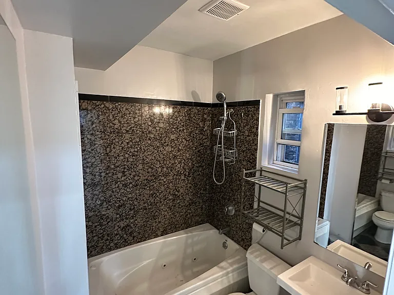 4215 N Lockwood Ave #11 — Photo 4