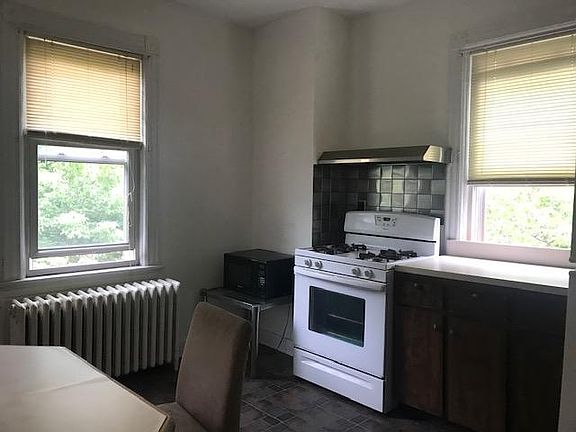 5th image of 55 Wandel Ave #2B
