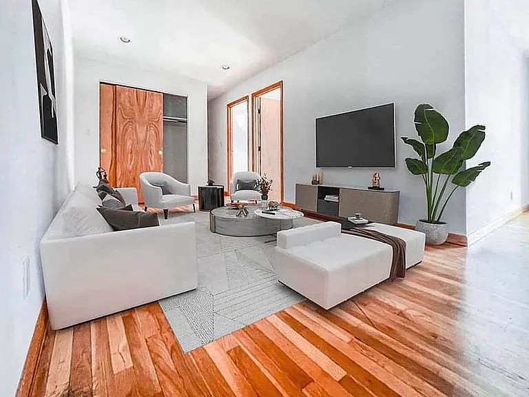 342 9th Ave #PHD — Photo 3