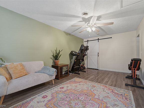 5th image of 2204 Deer Run