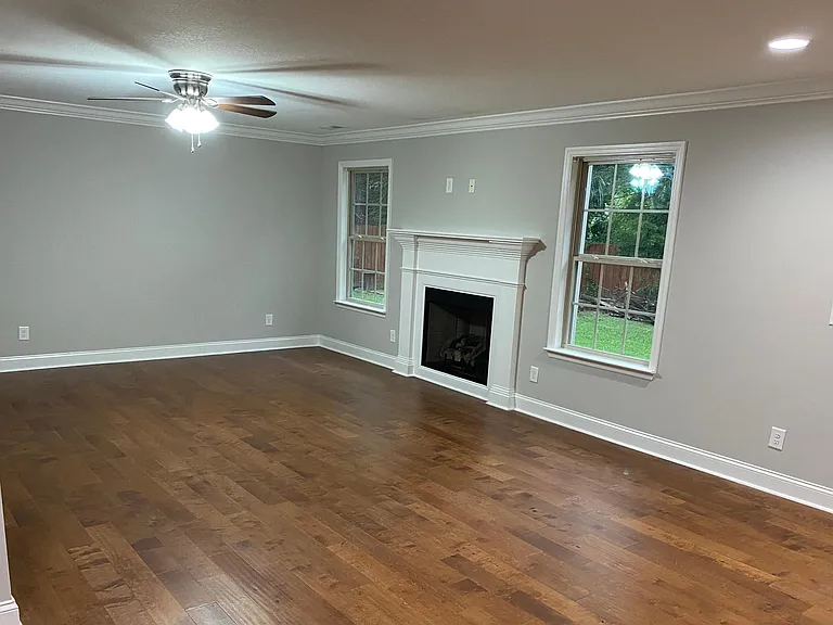 Living Room w/ Propane Gas Log Fireplace