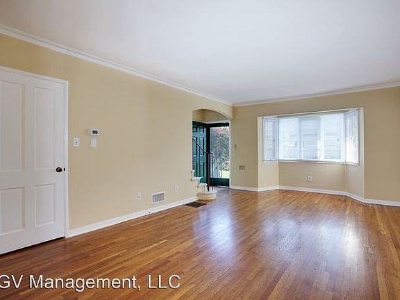 4th image of 161 S Madison Ave APT 5