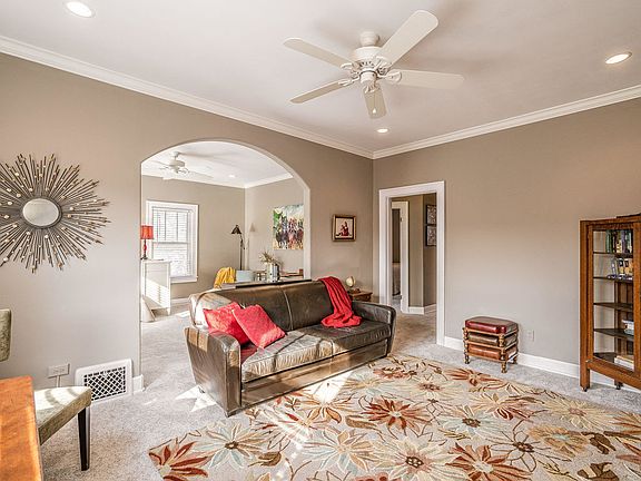 2nd image of 2310 Woodbourne Ave APT 16